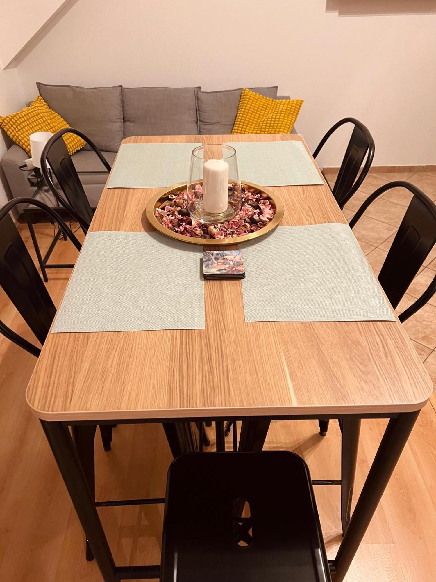 Central, Cozy & Stylish With Views Apartament Praga